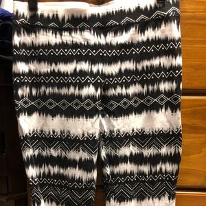 Express patterned leggings. Size small